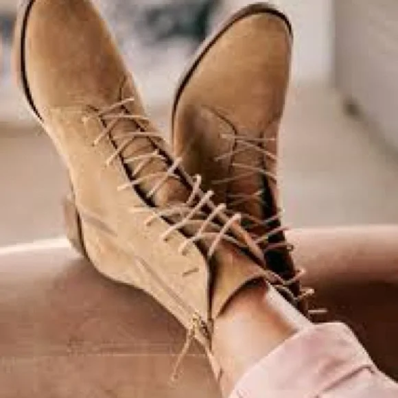 Women's Tan Lace-Up Boots - Picture 3 of 3